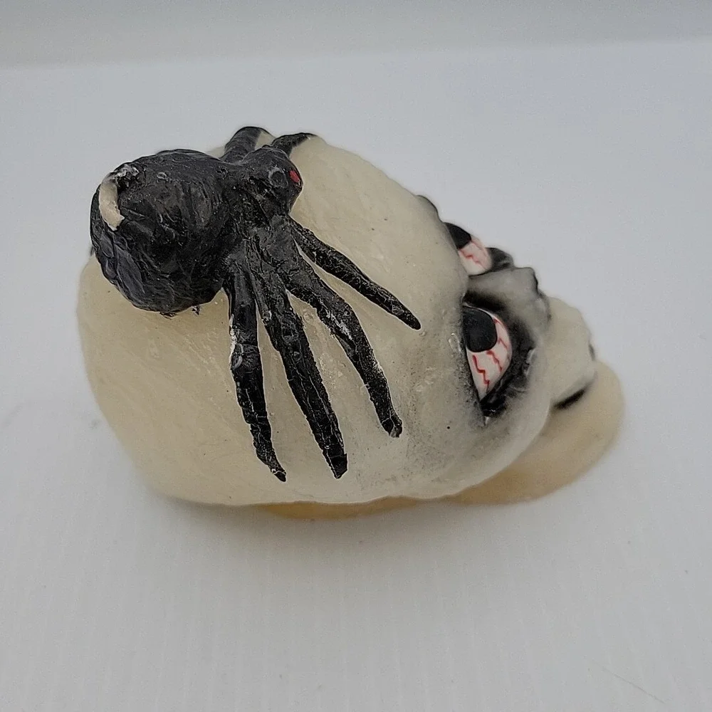 Vintage Halloween Skull Candle Blood Shot‎ Eyes Spider Head Smiling